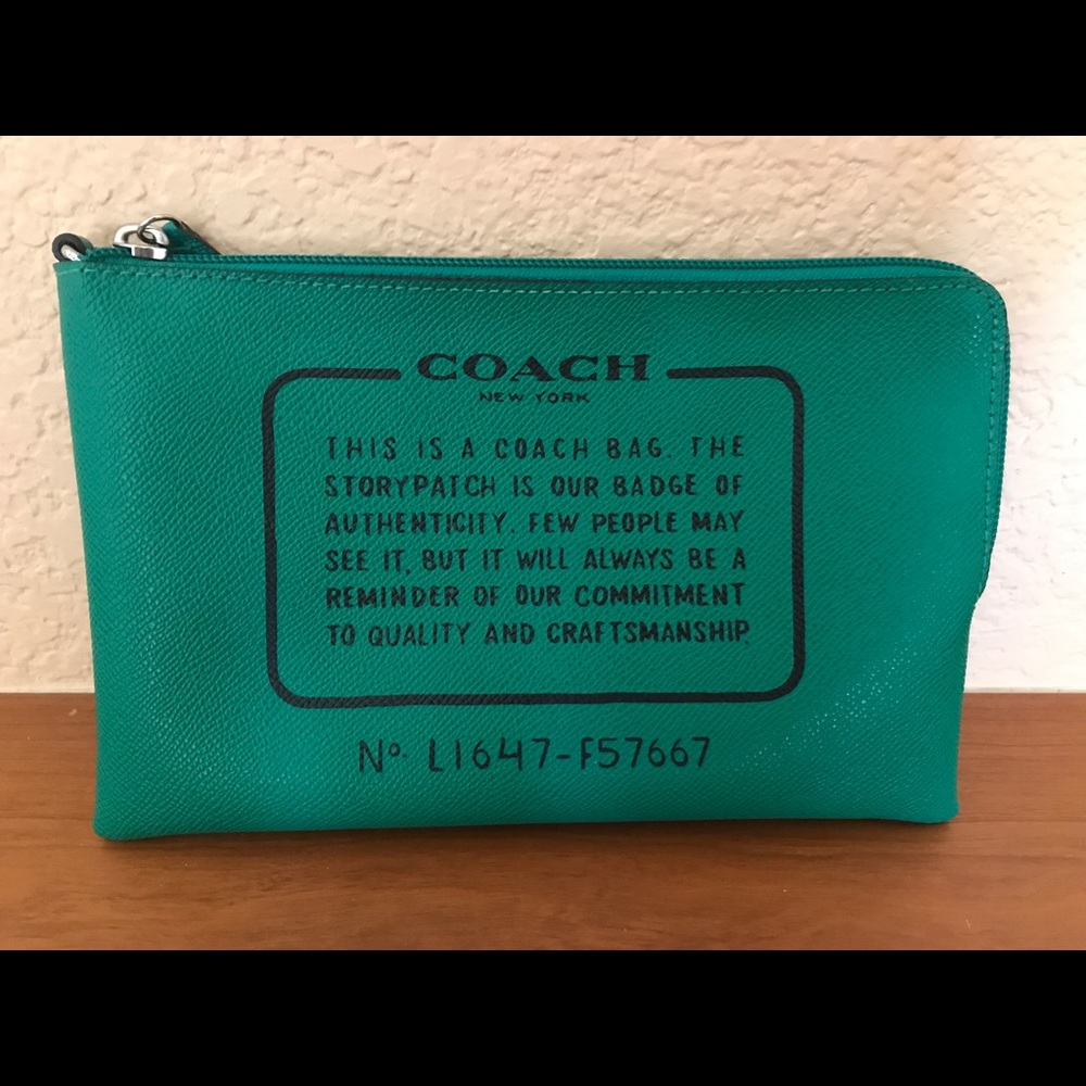 COACH ZIP BAG / MAKEUP BAG